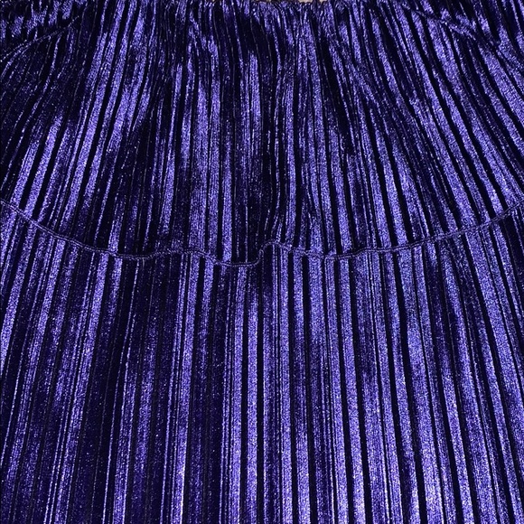 Sanctuary- Off the shoulder - Picture 2 of 3